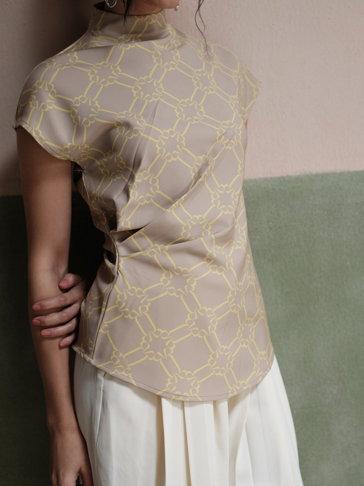 Elle Asymmetric Top