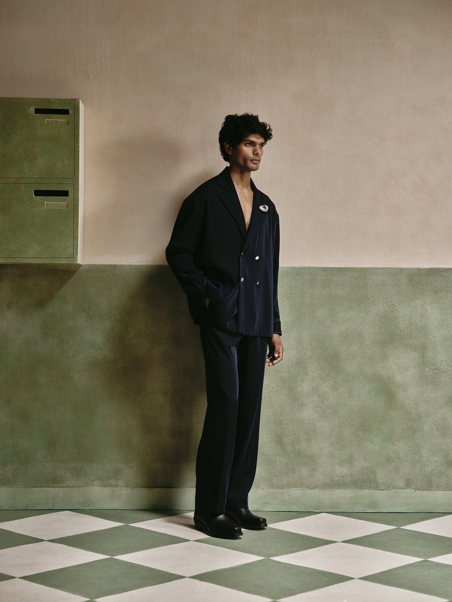Reign Relaxed-Fit Double-Breasted Blazer Set